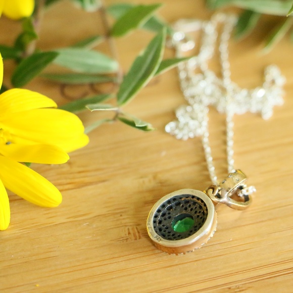 925 Sterling Silver Floral Topaz Pendant and Chain - Picture 5 of 5